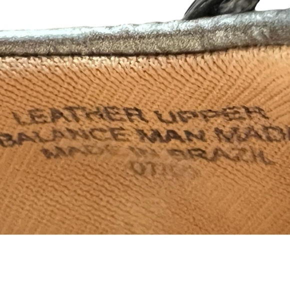 Trotters Silver Leather Peep Toe Low Heels Dress Shoes Size 8.5M - Picture 12 of 13